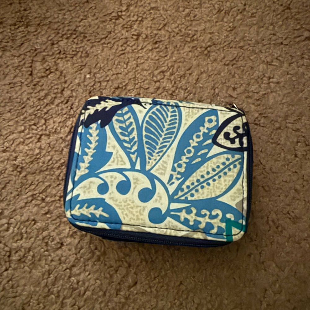 Vera Bradley Blue and White Pill Case - Picture 2 of 4